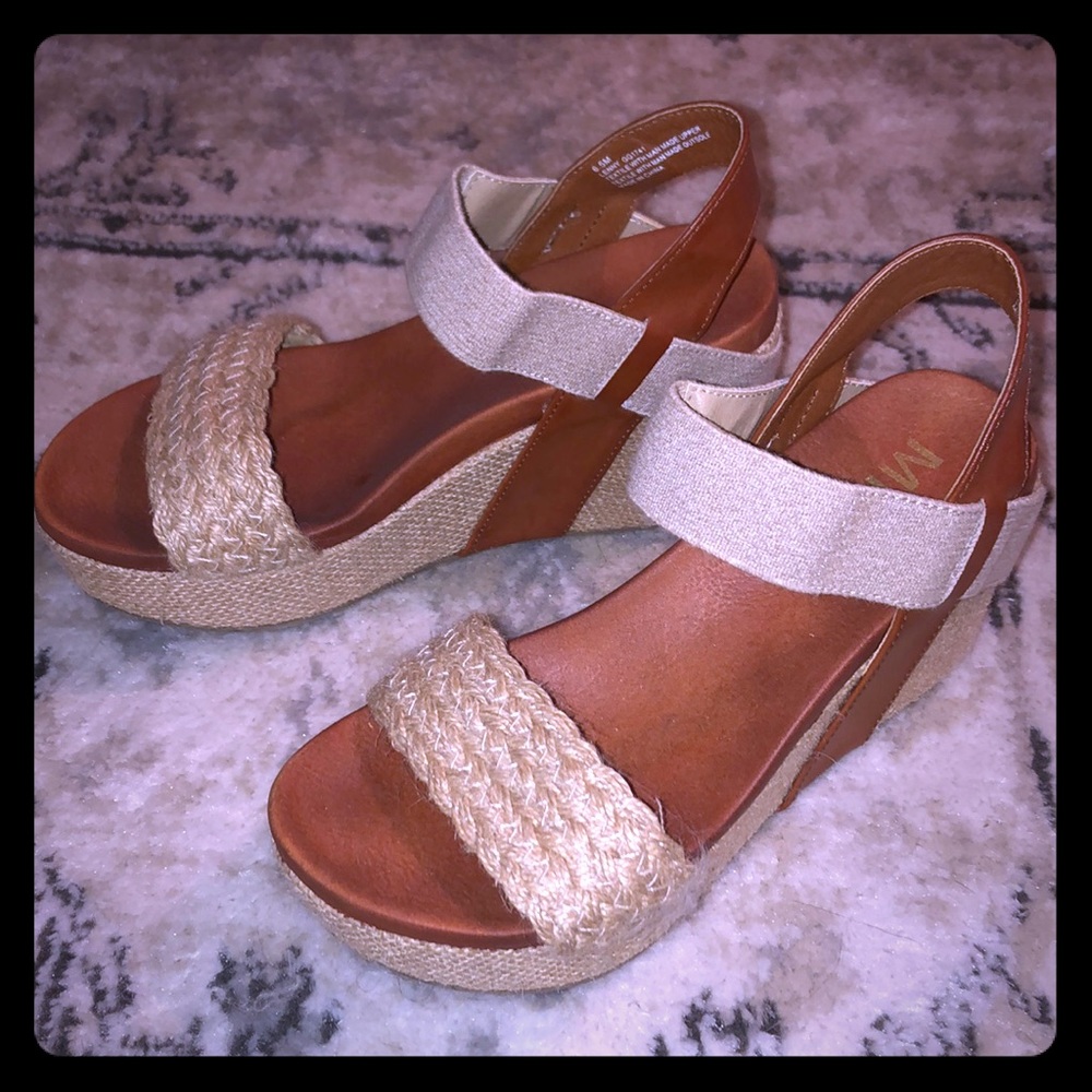 Wedge Sandals! 6.5